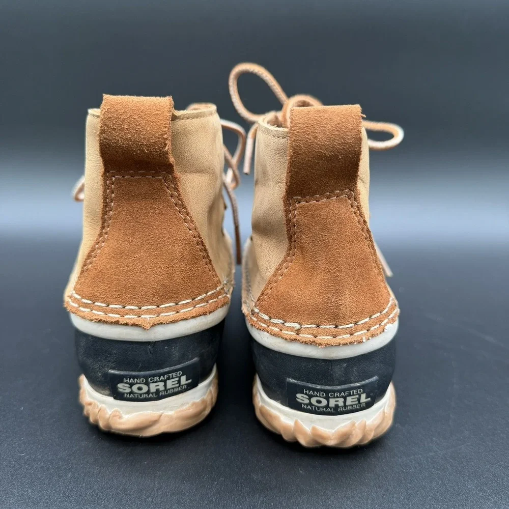 SOREL Out N' About Duck Boots Youth Boy/Girl Sz 4 Waterproof Lace-Up - Tan/Black